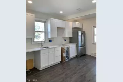 632 Chase Ave, Lyndhurst Township, NJ 07071 - Photo 1