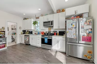 632 Chase Ave, Lyndhurst Township, NJ 07071 - Photo 14