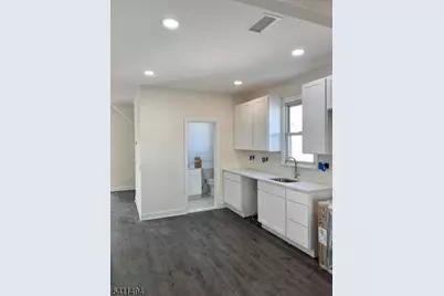 632 Chase Ave, Lyndhurst Township, NJ 07071 - Photo 2