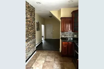 38 Carnegie Ave, East Orange, NJ 07018 - Photo 2