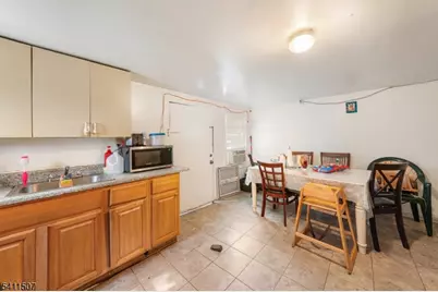 560 W Front St, Plainfield, NJ 07060 - Photo 6