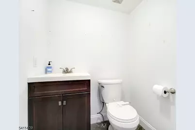 186 Patriots Rd, Parsippany, NJ 07950 - Photo 16