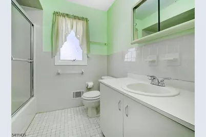 184 Patriots Rd, Parsippany, NJ 07950 - Photo 22