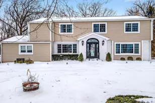 48 Tree Top Rd, Readington, NJ 08889 - Photo 2