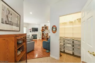 301 Kensington Ln, Livingston Twp., NJ 07039 - Photo 6