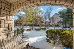 301 Kensington Ln, Livingston Twp., NJ 07039 - Photo 12