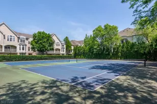 301 Kensington Ln, Livingston Twp., NJ 07039 - Photo 24