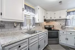 8 Myrtle Ave, Mount Olive, NJ 07828 - Photo 10