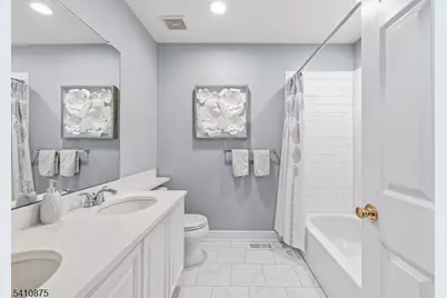 31 Gannett Ct, Wayne, NJ 07470 - Photo 8