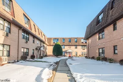 12 N End Dr #12, Secaucus, NJ 07094 - Photo 2