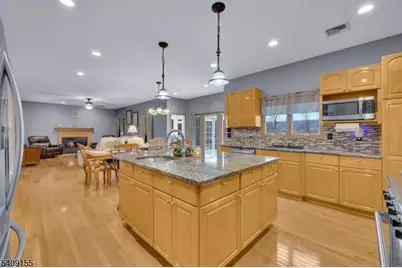 10 Cliffside Drive, Franklin Township, NJ 08886 - Photo 18