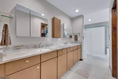 10 Cliffside Drive, Franklin Township, NJ 08886 - Photo 28