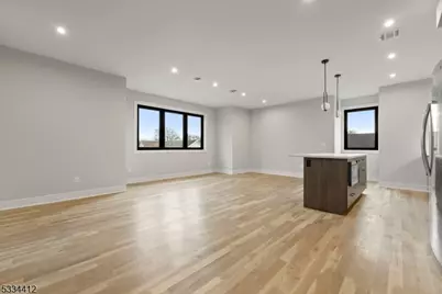 178 Newark Pompton Tpke #302, Little Falls Township, NJ 07424 - Photo 16