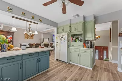 9 Chalen Ct, Pompton Lakes, NJ 07442 - Photo 8