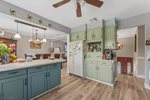 9 Chalen Ct, Pompton Lakes, NJ 07442 - Photo 8