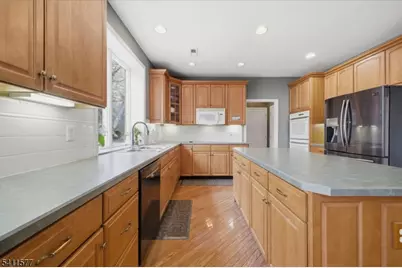 13 Old Schoolhouse Rd, Bethlehem Township, NJ 08802 - Photo 12