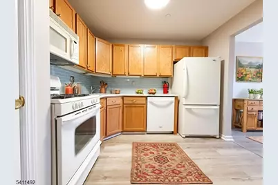 97 Crestview Ln, Mount Arlington, NJ 07856 - Photo 6