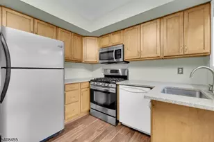 95 Wimbledon Square, Washington Township, NJ 07853 - Photo 8