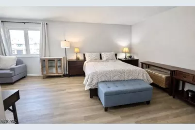 8 Dogwood Cir #8, Raritan Township, NJ 08822 - Photo 16