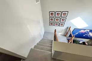 8 Dogwood Cir, Raritan Township, NJ 08822 - Photo 10