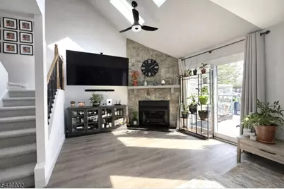 8 Dogwood Cir #8, Raritan Township, NJ 08822 - Photo 6