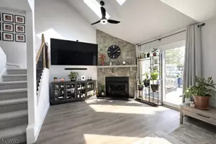 8 Dogwood Cir, Raritan Township, NJ 08822 - Photo 6