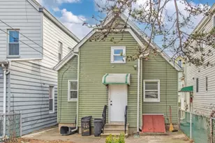 46 Center St, Clifton, NJ 07011 - Photo 16