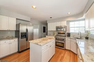 95 Crenshaw Dr, Mount Olive, NJ 07836 - Photo 8