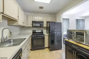 240 Cambridge Ct, Clifton, NJ 07014 - Photo 10