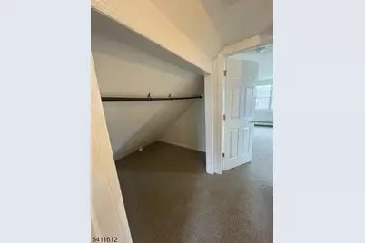 70 Suters Ln, Wayne, NJ 07470 - Photo 10