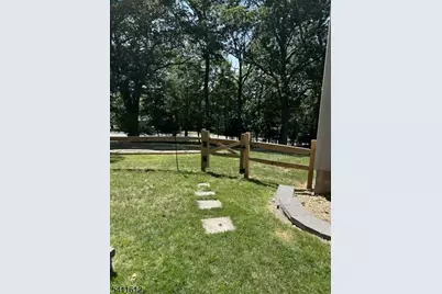 70 Suters Ln, Wayne, NJ 07470 - Photo 16