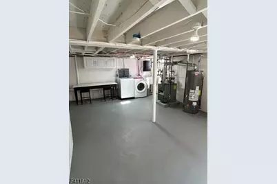 70 Suters Ln, Wayne, NJ 07470 - Photo 18