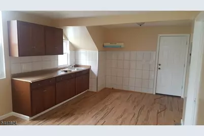 100 Lyons Ave #2, Newark, NJ 07112 - Photo 2