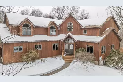 17 Gary Ct, Mount Olive, NJ 07836 - Photo 1