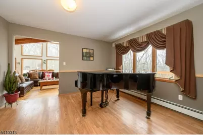 17 Gary Ct, Mount Olive, NJ 07836 - Photo 8