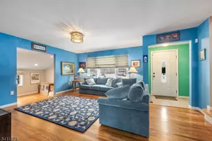 19 Colfax Dr, Pequannock Township, NJ 07440 - Photo 8