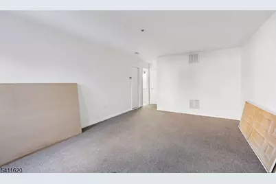 246 Matthews Dr #246, Newark, NJ 07103 - Photo 32