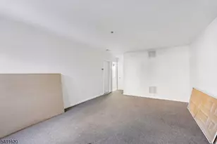 246 Matthews Drive, Newark, NJ 07103 - Photo 32