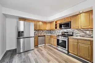 246 Matthews Drive, Newark, NJ 07103 - Photo 18