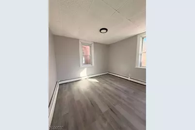 134 E Jersey St #4A, Elizabeth, NJ 07206 - Photo 1