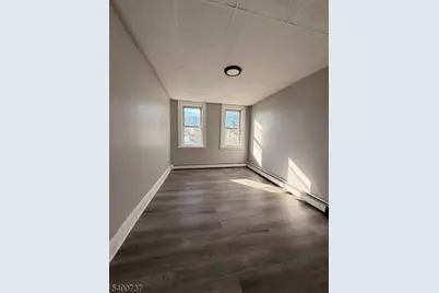 134 E Jersey St #4A, Elizabeth, NJ 07206 - Photo 4