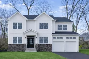 21 Maplewood Dr, Livingston, NJ 07039 - Photo 2