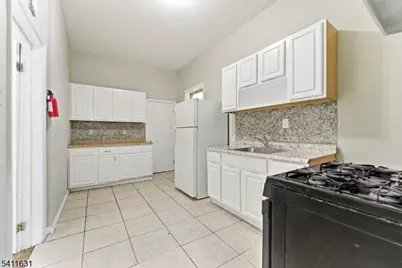 39 Blum St, Newark, NJ 07103 - Photo 8