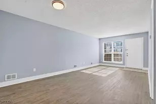 1314 Persimmon Ct, Mahwah, NJ 07430 - Photo 6