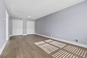 1314 Persimmon Ct, Mahwah, NJ 07430 - Photo 4