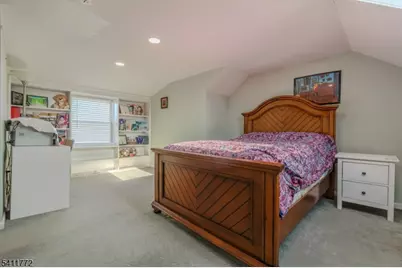 44 South Dr, Rochelle Park Township, NJ 07662 - Photo 12