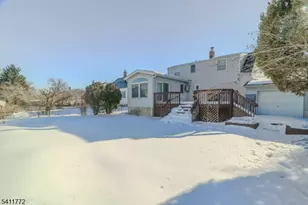 44 South Dr, Rochelle Park Township, NJ 07662 - Photo 2