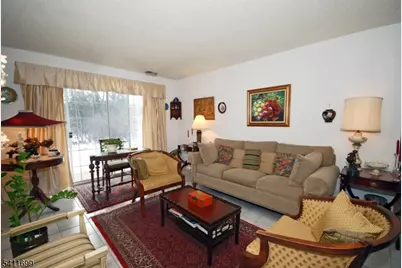 1418 Magnolia Ln Ondo, Branchburg Township, NJ 08876 - Photo 4