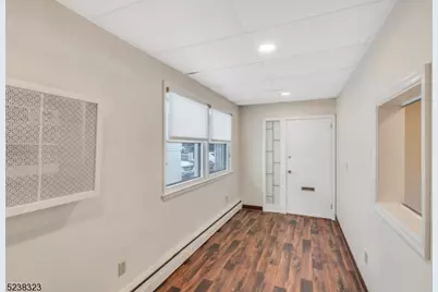 543 Valley Rd Unit 4, Montclair, NJ 07043 - Photo 6