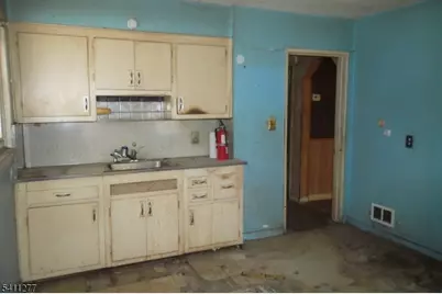 147 Martin Ave, Clifton, NJ 07012 - Photo 4